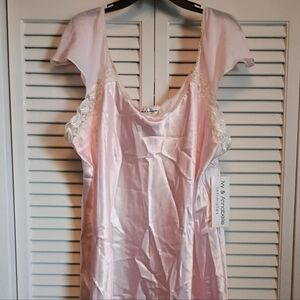 🩷NWT Ivy & Annabelle Pink Satin Lace Chiffon Nightgown (3X)🩷